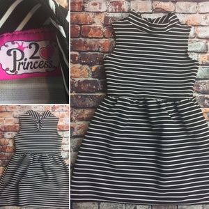 2 Princess Sz 4 Sleeveless Black And White dress